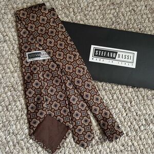 NWT Stefani Bassi Tie